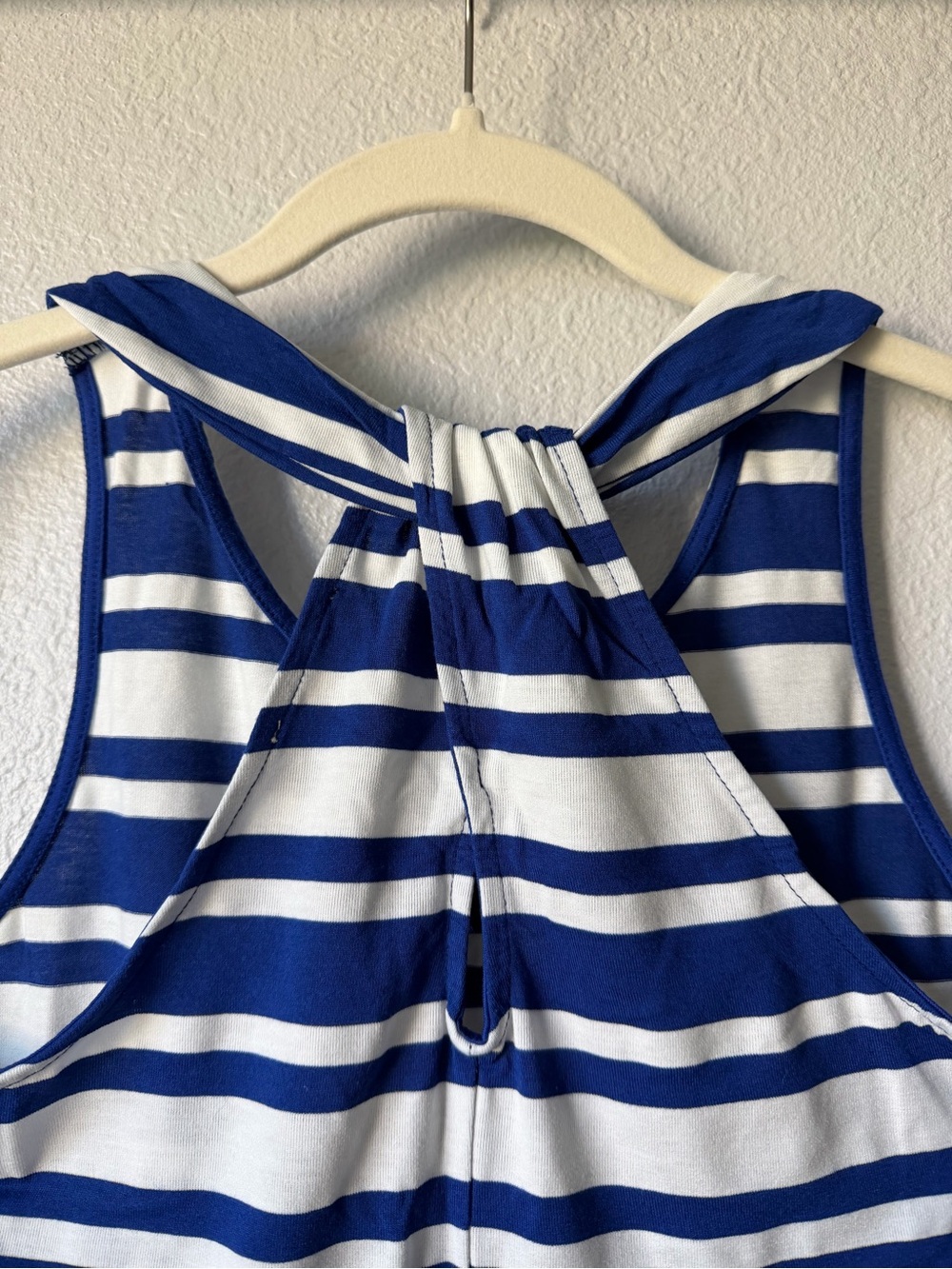 Skies are Blue Keyhole Back Knit Tank Top, Like New, Small - Picture 6 of 11